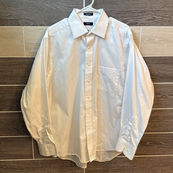 Men’s Izod White Button Down Shirt XL NWOT - Picture 3 of 4